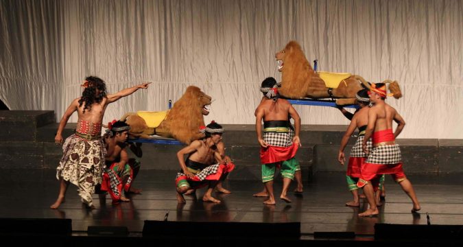 kolaborasyiik 2015 pengrajin dan seniman penutup gebyar asyiiik