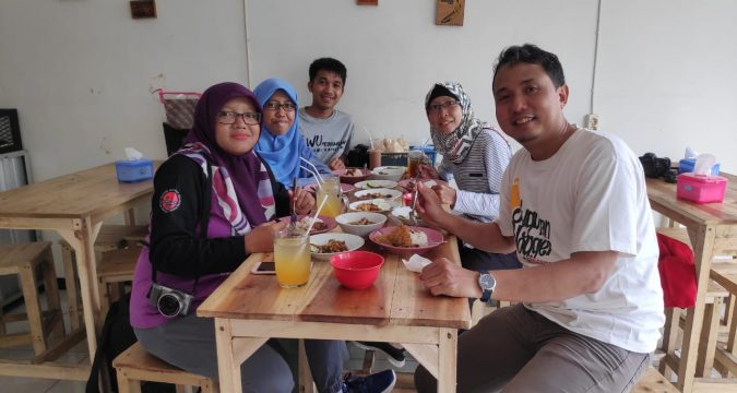 DXWR #2 Authentic Food purwokerto